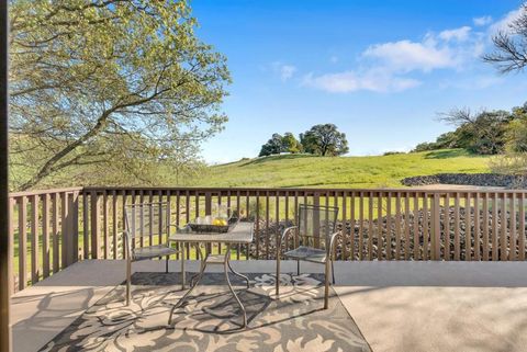 Tiny photo for 3270 Paseo Vista Avenue, San Martin, CA 95046 (MLS # ML82037566)