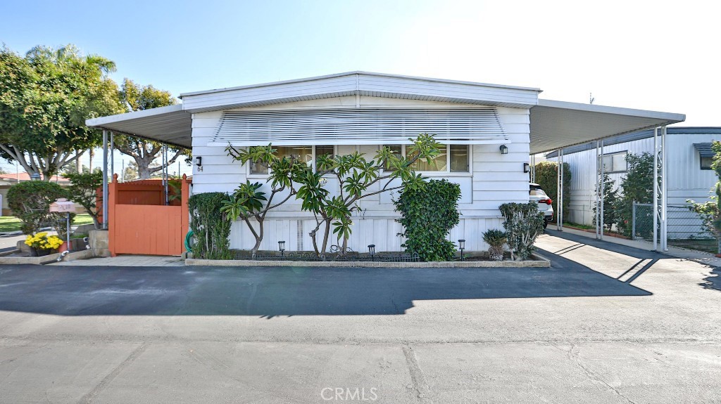 14300 Clinton Street 64