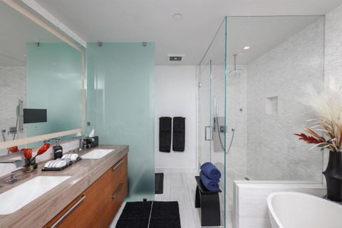 Tiny photo for 888 W E Street St #3902, San Diego, CA 92101 (MLS # PTP2604338)