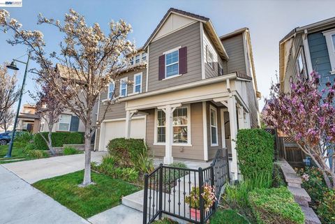Photo of 4915 Shelton St St, Dublin, CA 94568 (MLS # 41133829)