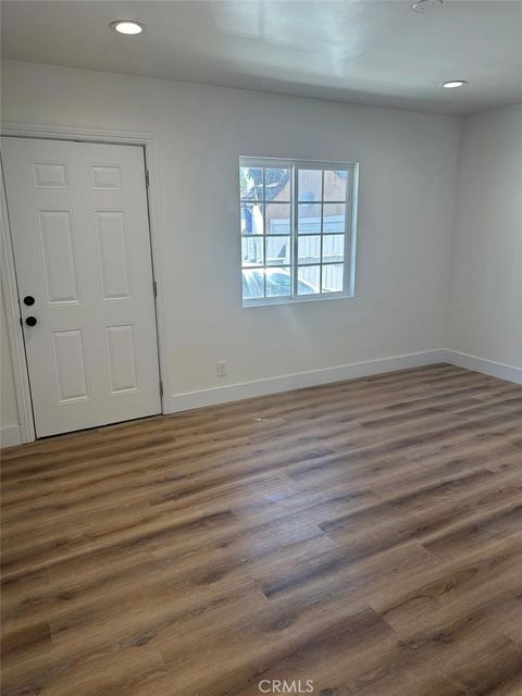8178 Chestnut Avenue B South Gate CA 90280