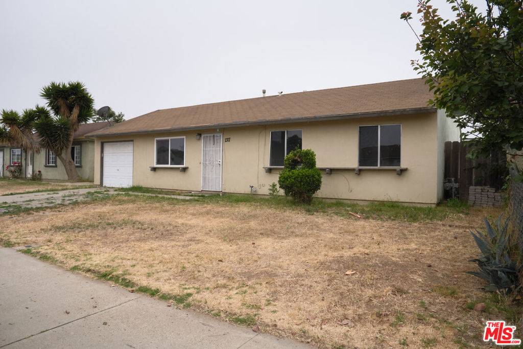 1317 N Western Avenue