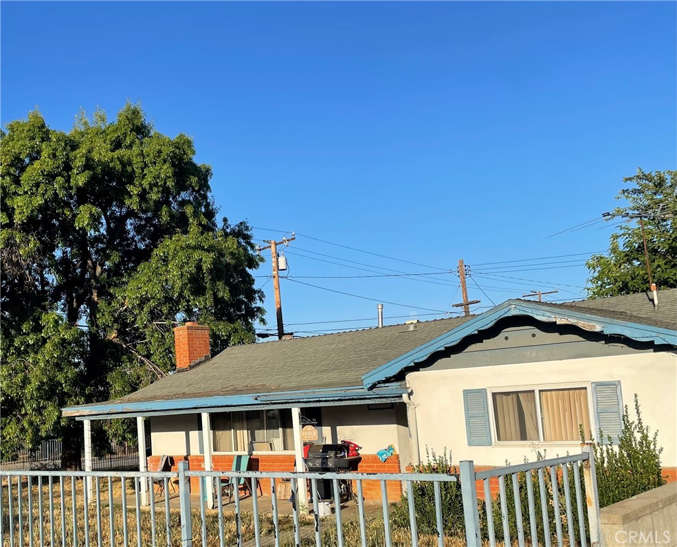 Opportunity Knocks in Yucaipa! This charming 2-bedroom, 2-bath home sits on a spacious corner lot at the end of a quiet cul-de-sac in a desirable neighborhood. With an additional bonus room currently being used as a third bedroom, there’s plenty of room to grow and personalize. The large lot offers endless possibilities—garden, RV parking, expansion—you name it! This is a probate sale, being sold as-is, where-is, making it a fantastic opportunity for investors, flippers, or savvy buyers ready to tap into this property's full potential. Nestled in the heart of Yucaipa, you’ll enjoy the convenience of nearby shopping, schools, and parks, all while tucked away in a peaceful residential setting. Don’t miss your chance to make this diamond in the rough shine. With tons of potential and a prime location, this is the one you’ve been waiting for!