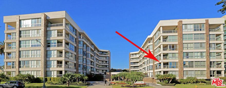 Newly remodeled and updated throughout, this sensational condominium offers unobstructed Ocean, Whitewater, and Sunset views at the highly regarded Park Plaza Condominiums. Experience the ultimate in coastal living with an expansive double-wide living and family room combination, thoughtfully designed to blend indoor comfort with the breathtaking beauty of the ocean. Oversized windows and a private balcony off the living/dining room, provide panoramic ocean and park views, allowing natural light to flood the space. The open floor plan ensures seamless flow, creating a harmonious setting ideal for relaxation and entertainment. Whether enjoying a quiet moment or hosting a lively gathering, this space effortlessly brings the captivating allure of the ocean inside.Equally impressive is the entirely new kitchen, featuring all stainless steel appliances and exquisite cabinetry. The unit includes three completely new and beautiful bathrooms, including a powder room, as well as magnificent wide plank wood flooring throughout and electronically controlled window treatments. The building offers 24-hour security and concierge service, valet parking, plus amenities like the wonderful swimmer's pool, spa, dry sauna, a fantastic gym, and a conference room. There are two side-by-side parking spaces with additional storage. Whatever your lifestyle, it's welcome here. Moments away from Montana's fine dining and boutiques, and just across from the crystal blue ocean and white sandy beaches, this is Santa Monica at its finest.