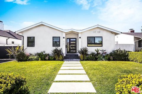 Photo of 2751 Midvale Avenue, Los Angeles, CA 90064 (MLS # 26643097)