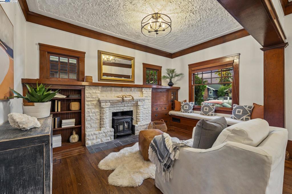 EAST END - Residential