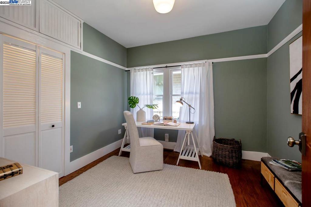 EAST END - Residential