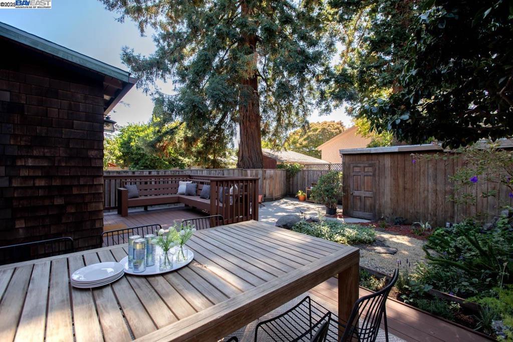 EAST END - Residential