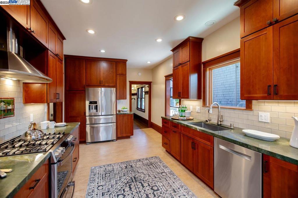 EAST END - Residential