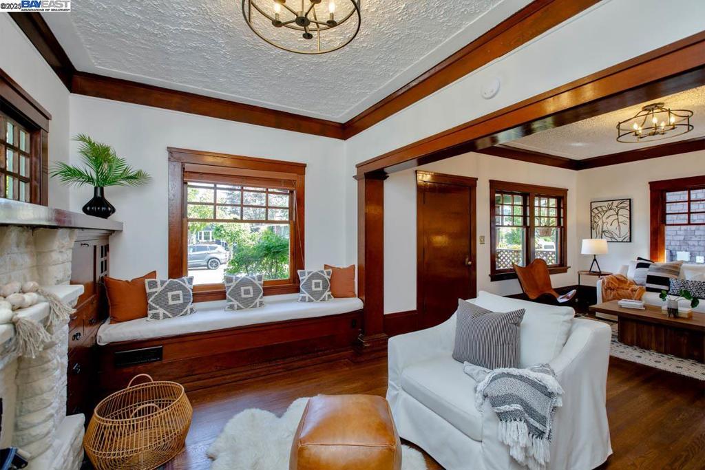 EAST END - Residential