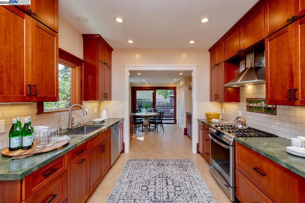 EAST END - Residential