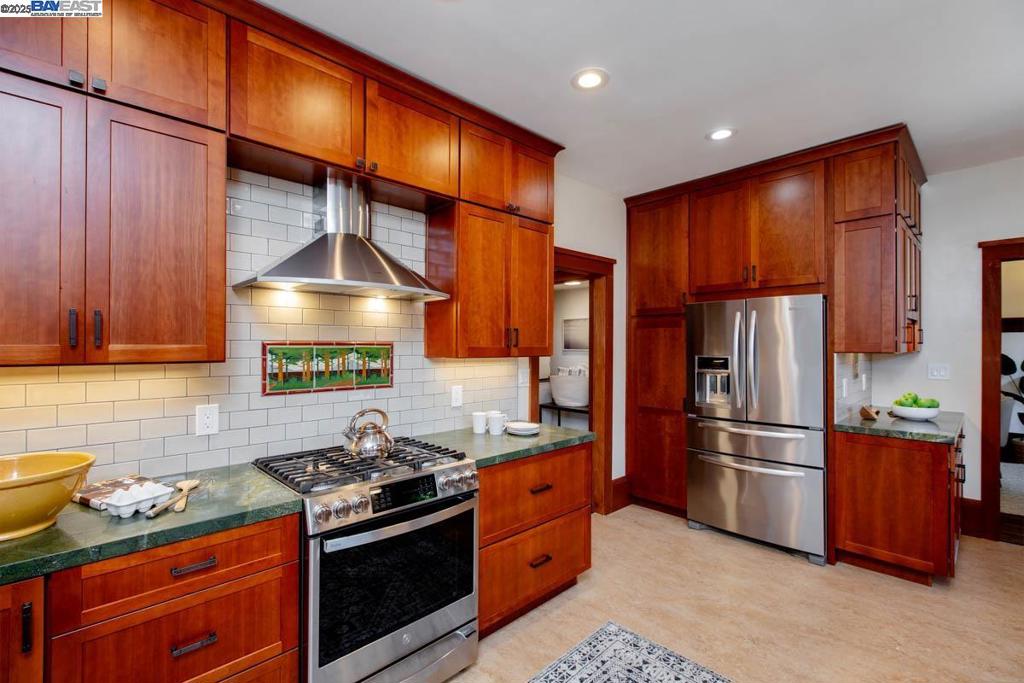 EAST END - Residential