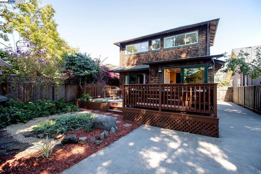 EAST END - Residential