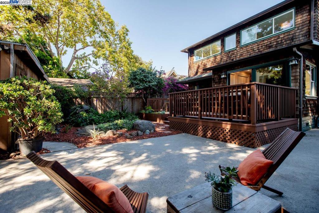 EAST END - Residential