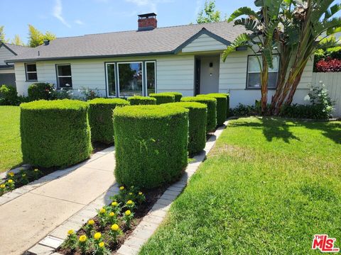 Photo of 13232 Otsego Street, Sherman Oaks, CA 91423 (MLS # 26817725)