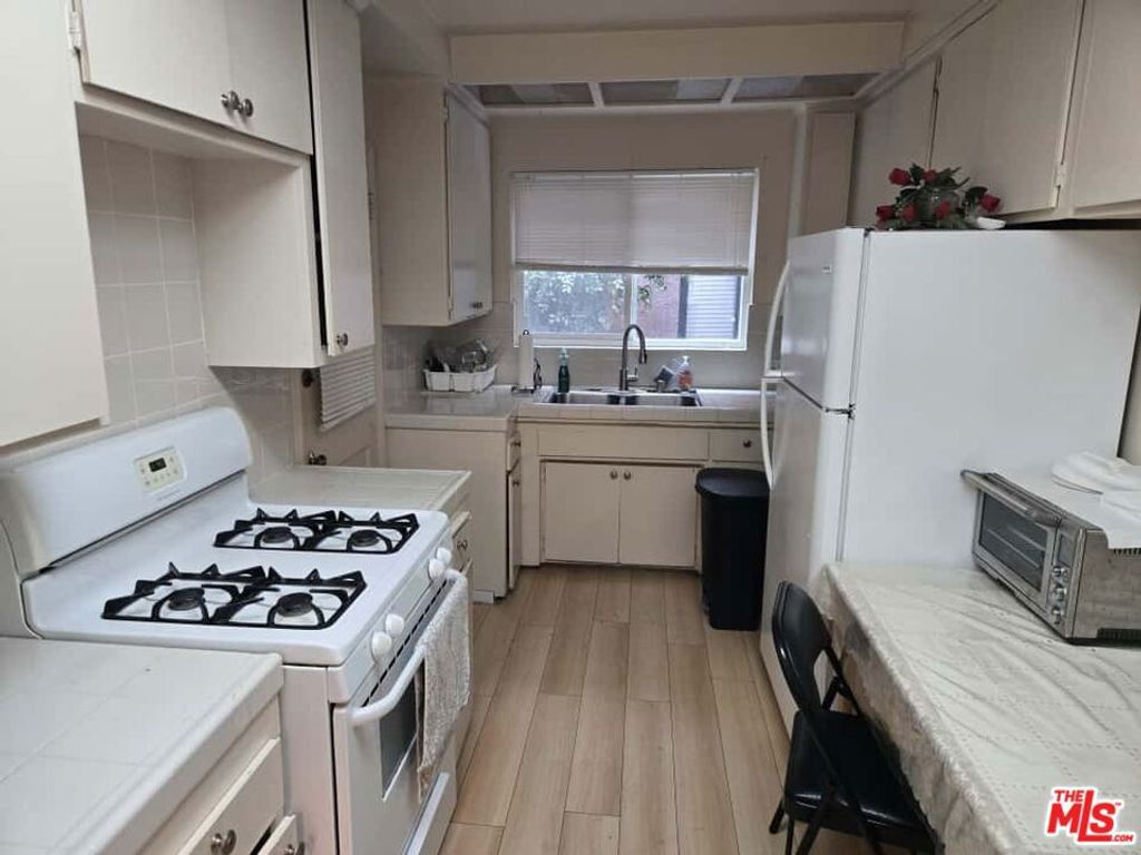 Photo of 10404 Ilona Avenue #2, Los Angeles, CA 90064 (MLS # 25607101)