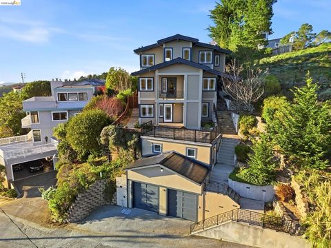 Photo of 107 107 Dolphine Ave Ave, El Granada, CA 94018 (MLS # 41125149)