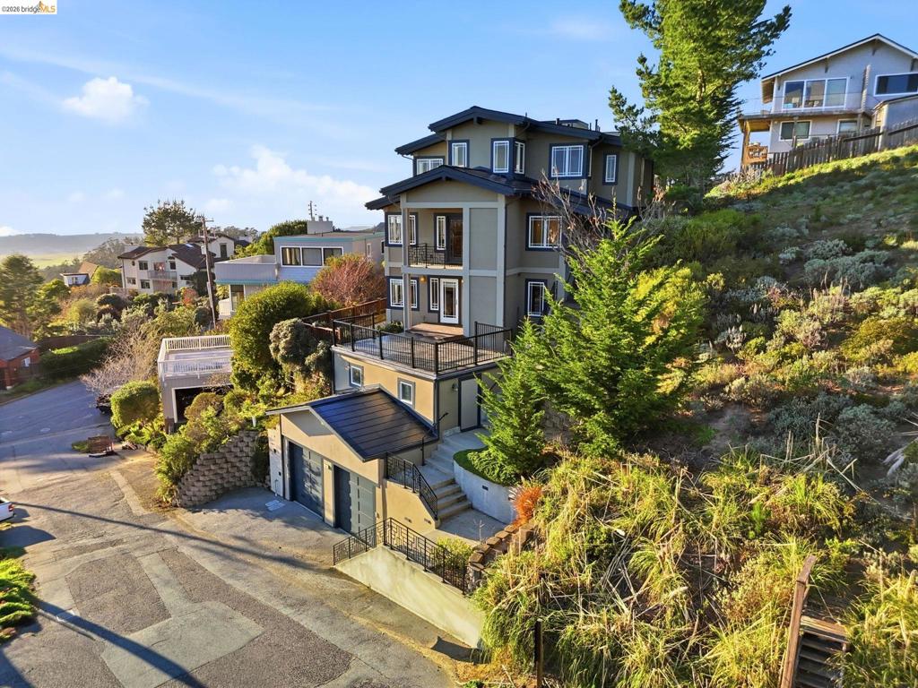 107 Dolphine Ave