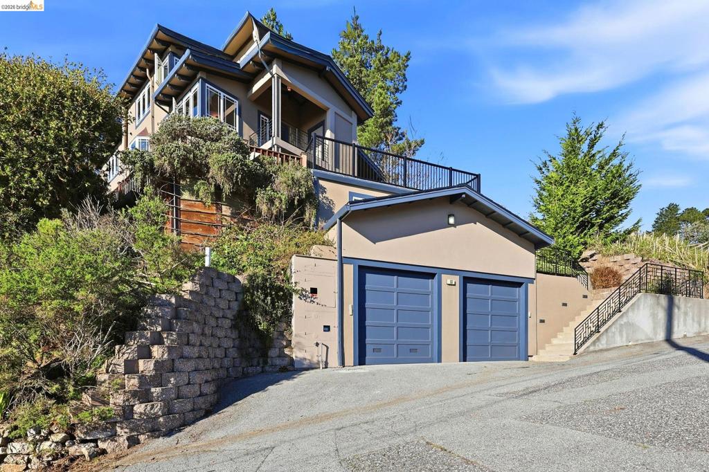 107 Dolphine Ave
