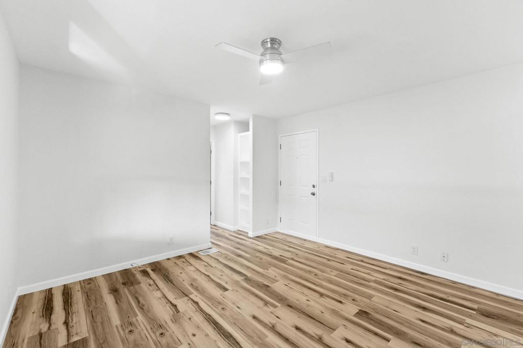 450 E Bradley Ave 18