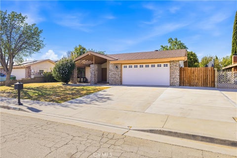Photo of 2827 Perfect PL, Lancaster, CA 93536 (MLS # SR26182589)