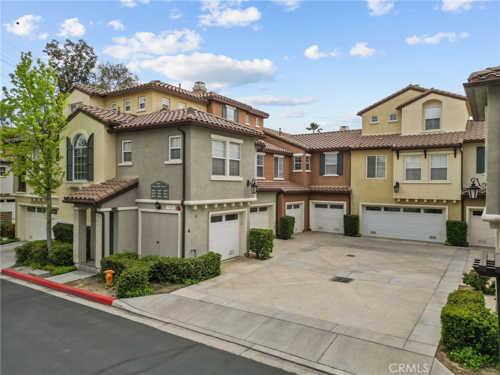 28215 canterbury court