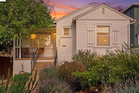 Photo of 2921 Parker Ave, Oakland, CA 94605 (MLS # 41130822)