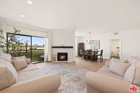 Photo of 828 S Bedford Street #202, Los Angeles, CA 90035 (MLS # 26663621)