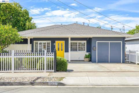 Photo of 6233 Zulmida Ave Ave, Newark, CA 94560 (MLS # 41146234)