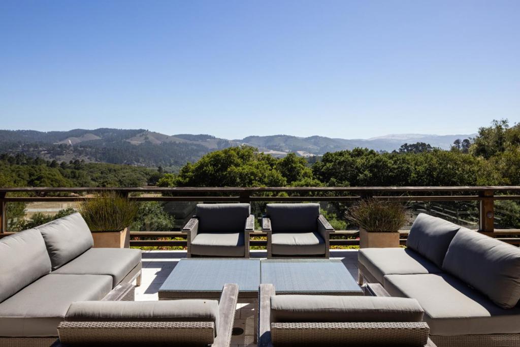 5473 Quail Meadows Drive