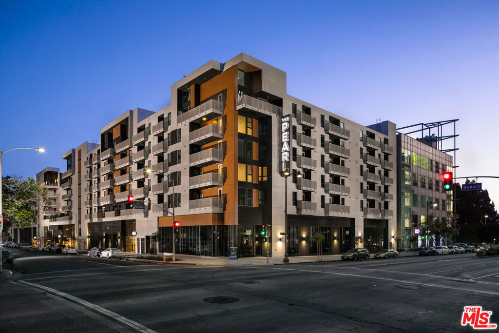 This beautiful studio/1ba apartment-home is available immediately! In the heart of Koreatown, a rare, refined, and opulent living experience awaits you. The home features stainless steel appliances, a 5 burner gas range, quartz countertops, custom backsplash, designer bathrooms with quartz counters, oversized soaking tubs, smart thermostats, full-size washer, and dryer. As a resident, come home to our community Indoor/ outdoor clubroom with pull-away doors, wet bar with access to outdoor BBQs, TV lounge, state-of-the-art fitness center, yoga and move space with Fitness On-Demand, three open-air, fire-pits with built-in benches, Bocce Ball court, Bermuda steps for poolside lounging and much more... Photos may consist of similar model units and virtually staged renderings.