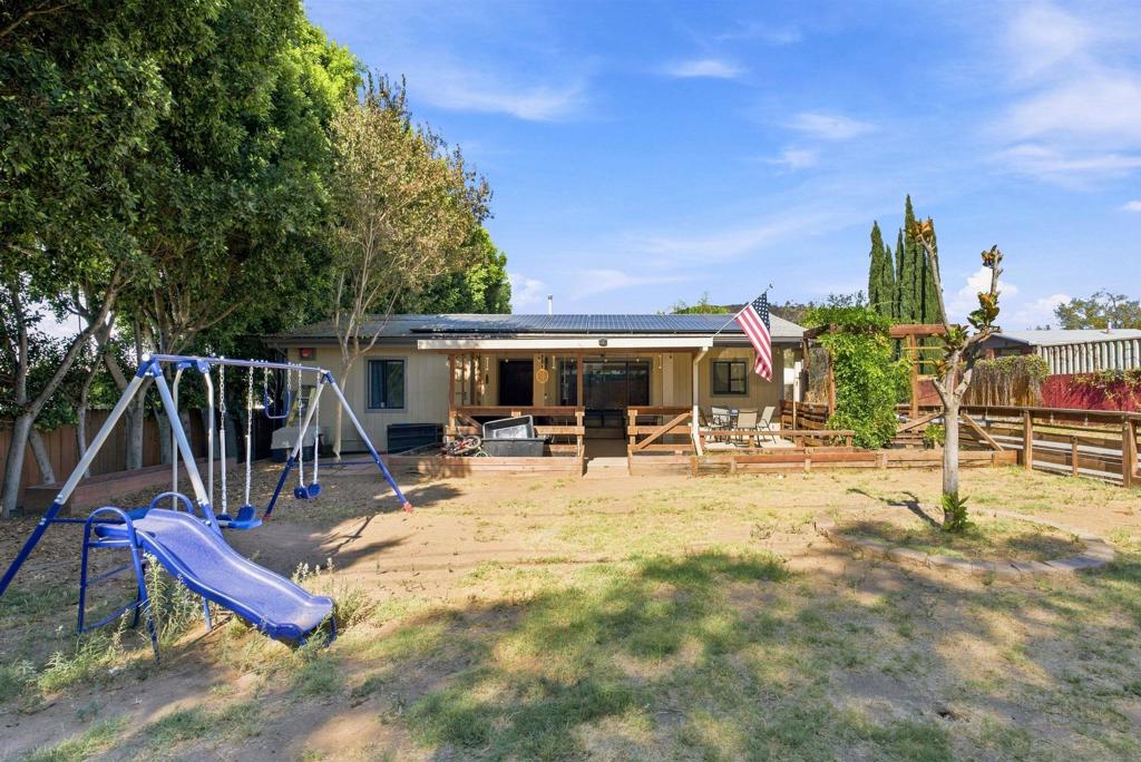 8130 Royal Park LN, El Cajon CA 92021