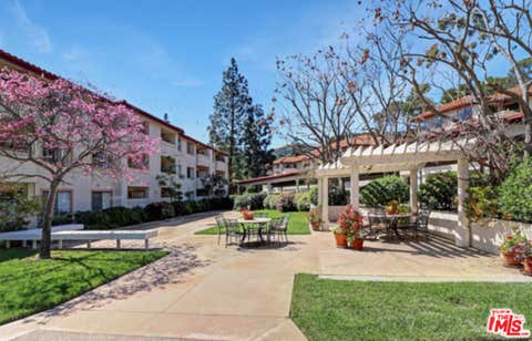 Photo of 501 Palisades Drive #103, Los Angeles, CA 90272 (MLS # 26870247)