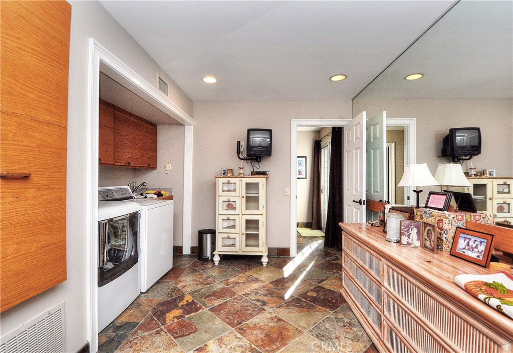 Cyprus Shore (CS) - Residential Lease