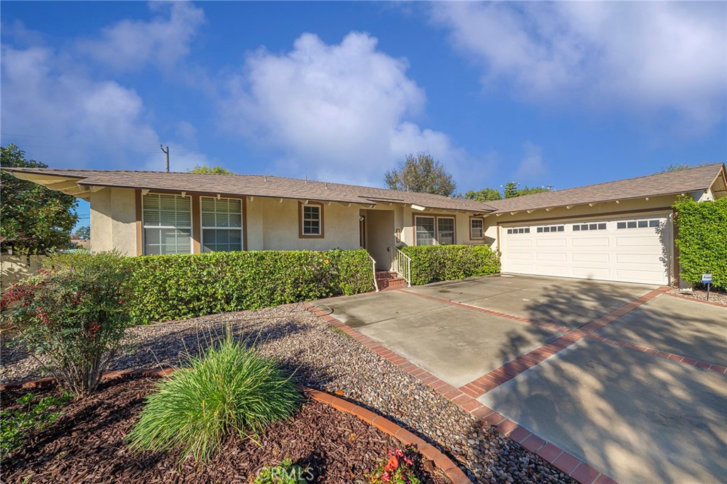 1019 Lake Forest Drive