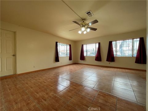 Photo of 1349 Walnut Avenue, Long Beach, CA 90813 (MLS # SB26025166)