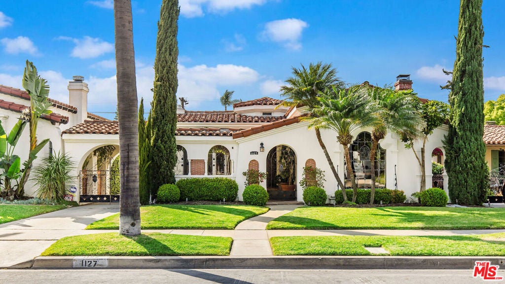 1127 Alvira Street