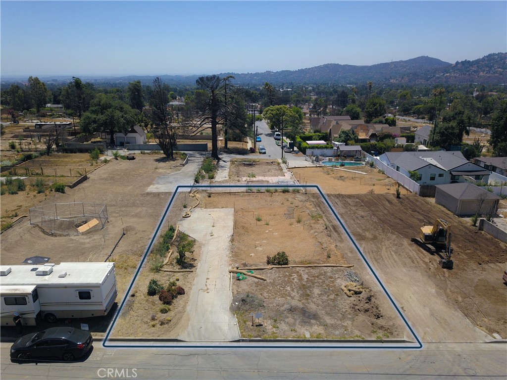 284 W Las Flores Drive