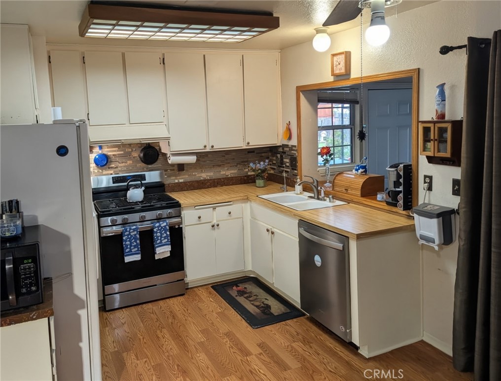 22196 EMERALD Street