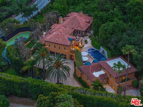 2719 Benedict Canyon Drive Beverly Hills CA 90210
