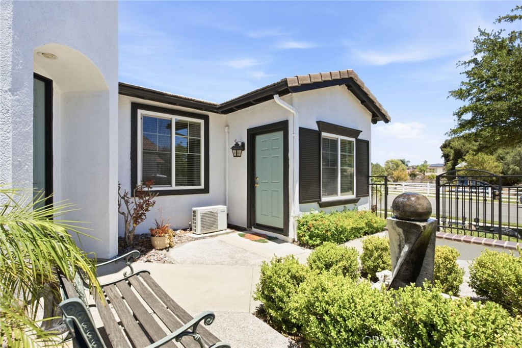 37709 Oxford Drive