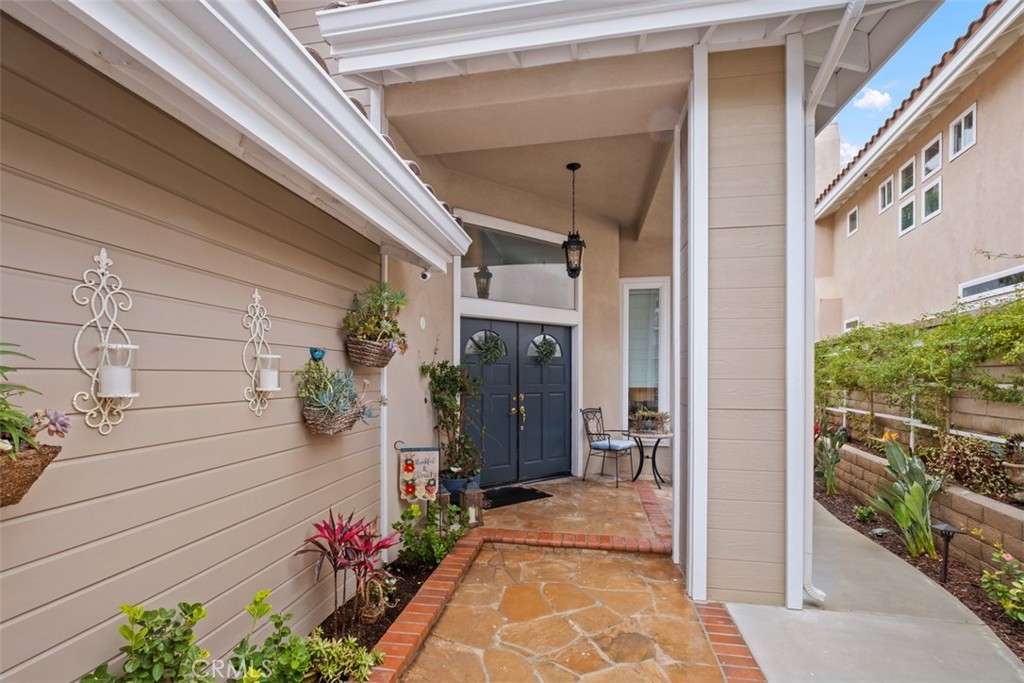 534 S Laureltree Drive