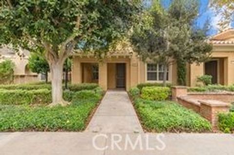 Photo of 77 Hallmark, Irvine, CA 92620 (MLS # OC25269357)