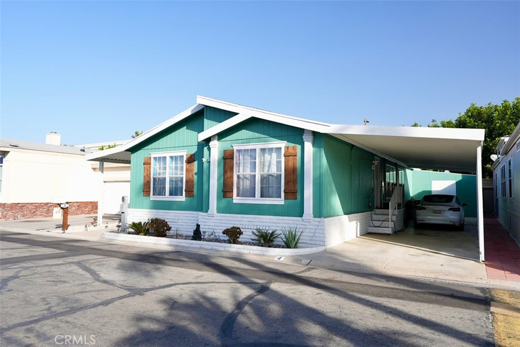 19127 Pioneer Boulevard 4