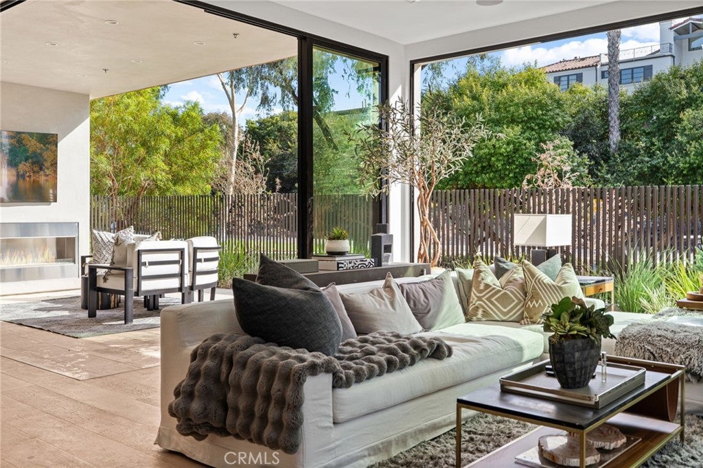 400 Heliotrope, Corona Del Mar CA 92625 - Photo 18