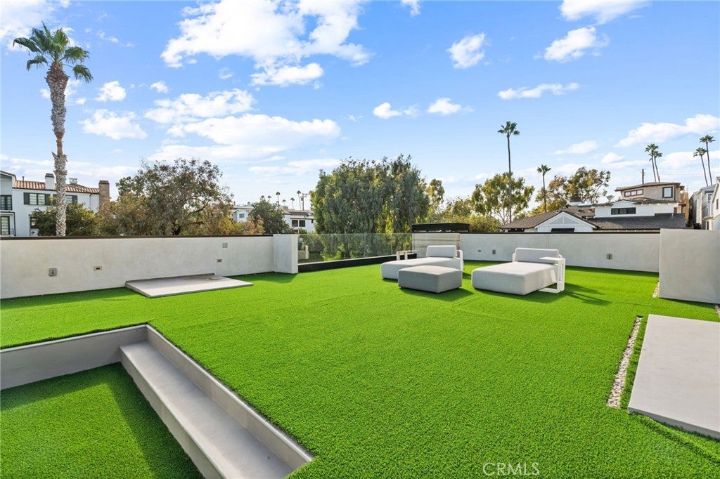 400 Heliotrope, Corona Del Mar CA 92625 - Photo 38