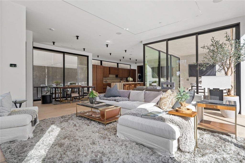 400 Heliotrope, Corona Del Mar CA 92625 - Photo 6