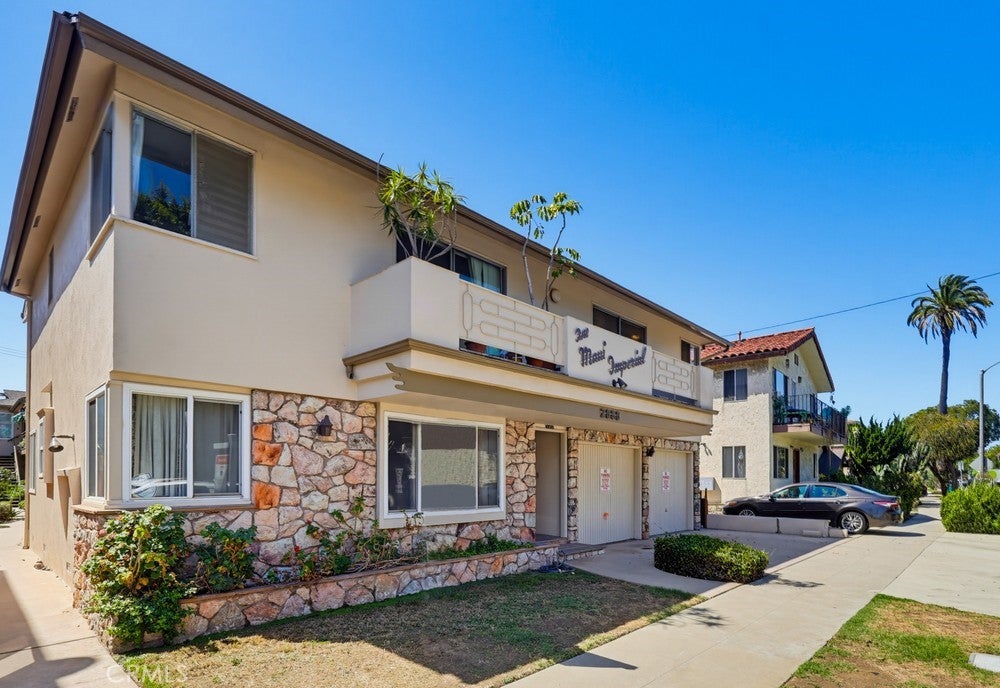 2060 E 3rd E 6