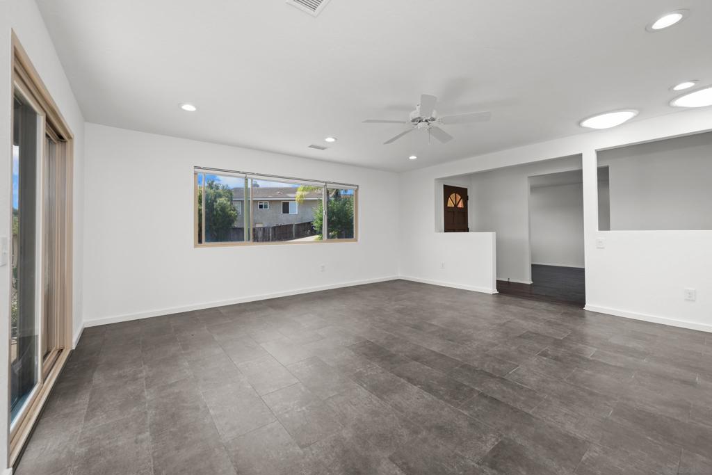 219 Lyon Cir