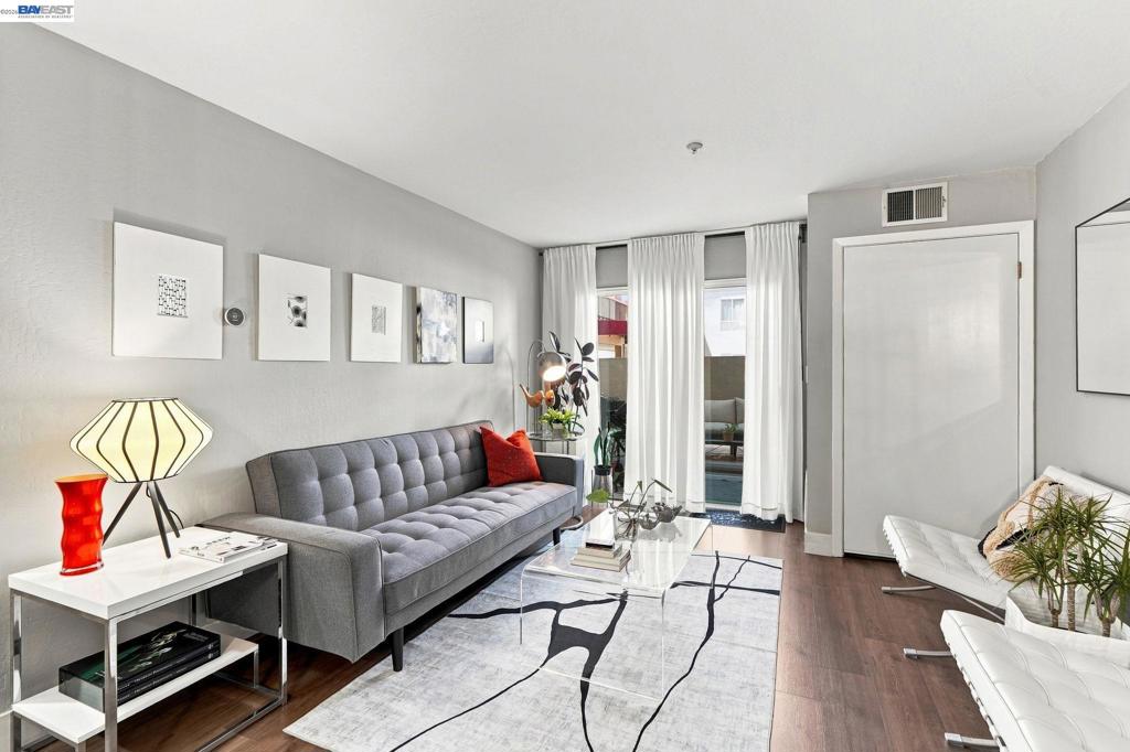 3173 Wayside Plaza 113